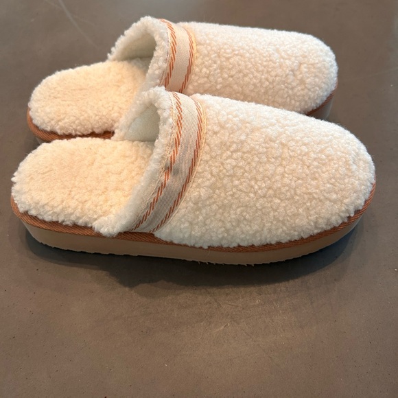 Victoria Beckham for Target White and Tan Slippers - Picture 1 of 6
